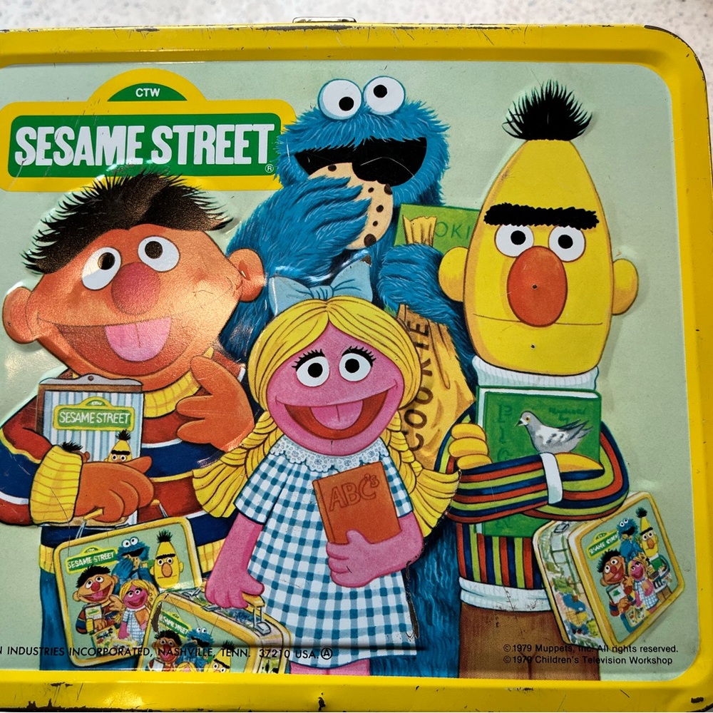 Sesame Street Muppets lunch box
